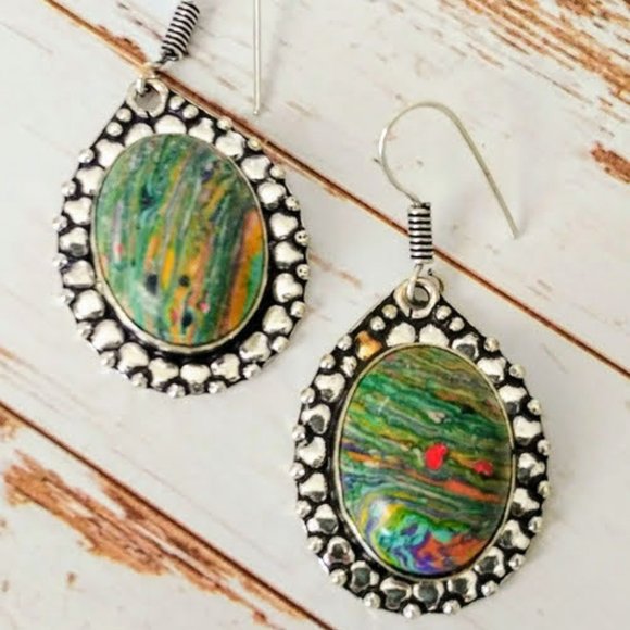 The Girl With Kaleidoscope Eyes Jewelry - Calsilica Artisan Earrings